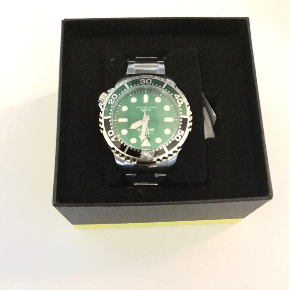 Invicta Pro Diver men’s watch 47220 green dial